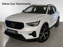 Vit Begagnad 2024 Volvo XC40 Plus SUV | 389 900 kr (Marknadspris)