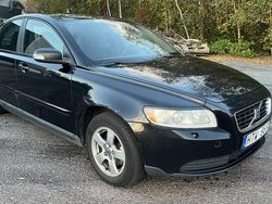 Svart Begagnad 2009 Volvo S40 Sedan | 24 500 kr (Bra pris)