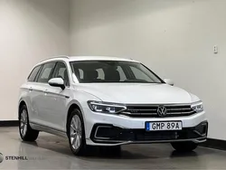 Vit Begagnad 2021 VW Passat Executive Kombi | 249 900 kr (Marknadspris)