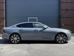 Grå Begagnad 2022 Volvo S90 Inscription Sedan | 407 900 kr (Marknadspris)