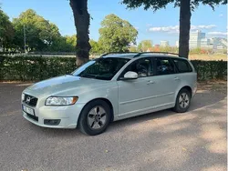 Vit Begagnad 2011 Volvo V50 Momentum Kombi | 56 000 kr (Marknadspris)