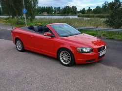 Röd Begagnad 2009 Volvo C70 Kinetic Cab | 85 000 kr (Marknadspris)
