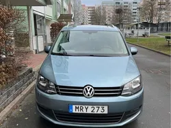 Blå Begagnad 2015 VW Sharan Minibuss | 175 000 kr (Bra pris)