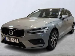 Grå Begagnad 2023 Volvo V60 Core Kombi | 349 900 kr (Marknadspris)