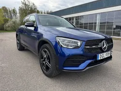 Blå Begagnad 2020 Mercedes GLC300e AMG line SUV | 399 000 kr (Marknadspris)