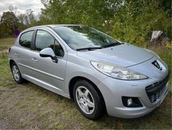 Grå Begagnad 2011 Peugeot 207 Halvkombi | 43 000 kr (Lite dyr)
