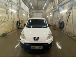Vit Begagnad 2011 Peugeot Partner Minibuss | 25 000 kr (Superpris)