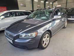 Grå Begagnad 2007 Volvo V50 Kinetic Kombi | 39 900 kr (Marknadspris)