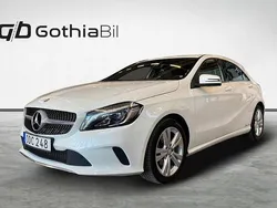 Vit Begagnad 2016 Mercedes A180 Halvkombi | 144 900 kr (Marknadspris)
