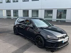 Svart Begagnad 2017 VW Golf VII R Halvkombi | 260 000 kr (Marknadspris)