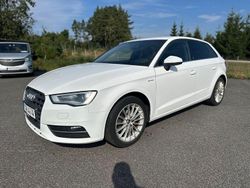 Vit Begagnad 2016 Audi A3 Sportback e-tron S-Line Sedan | 87 900 kr