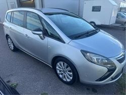 Grå Begagnad 2013 Opel Zafira Tourer Enjoy Minibuss | 89 000 kr (Marknadspris)