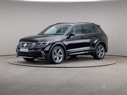 Svart Begagnad 2021 VW Tiguan R-line SUV | 329 000 kr (Marknadspris)