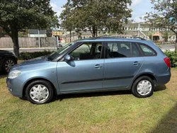 Ljusgrå Begagnad 2009 Skoda Fabia Ambiente Kombi | 28 800 kr (Marknadspris)