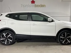 Vit Begagnad 2015 Nissan Qashqai SUV | 128 900 kr (Marknadspris)