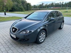 Grå Begagnad 2008 Seat Leon Halvkombi | 35 000 kr (Marknadspris)