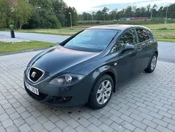 Grå Begagnad 2008 Seat Leon Halvkombi | 35 000 kr (Marknadspris)