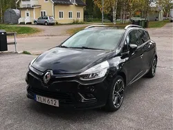 Svart Begagnad 2017 Renault Clio GrandTour Kombi | 129 000 kr (Marknadspris)