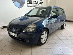 Mörkblå Begagnad 2001 Renault Clio II Halvkombi | 14 900 kr (Marknadspris)