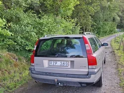 Brun Begagnad 2001 Volvo V70 Kombi | 8 500 kr (Marknadspris)