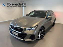 Grå Ny 2025 BMW 530e M Sport Kombi | 759 400 kr (Marknadspris)