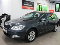 Mörkgrå Begagnad 2011 Skoda Octavia Elegance Kombi | 69 900 kr (Bra pris)