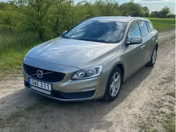 Brun Begagnad 2016 Volvo V60 Kinetic Kombi | 95 000 kr (Superpris)