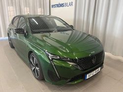 Grön (grönmetallic) Begagnad 2024 Peugeot 308 GTi Halvkombi | 267 900 kr (Marknadspris)
