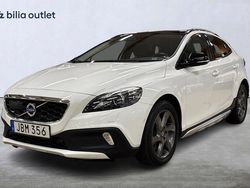Vit Begagnad 2016 Volvo V40 CC Summum Kombi | 169 800 kr (Marknadspris)