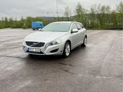 Grå Begagnad 2012 Volvo V60 Momentum Kombi | 90 000 kr (Superpris)