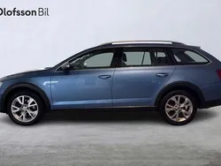 Blå Begagnad 2016 Skoda Octavia Scout Scout 4x4 Kombi | 149 000 kr (Marknadspris)