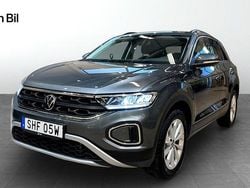 Grå Begagnad 2024 VW T-Roc Life SUV | 329 900 kr (Dyr)