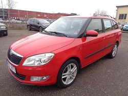 Röd Begagnad 2011 Skoda Fabia Ambiente Kombi | 29 899 kr (Marknadspris)