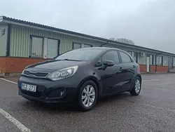 Svart Begagnad 2012 Kia Rio Halvkombi | 73 000 kr (Marknadspris)