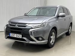 Grå Begagnad 2018 Mitsubishi Outlander SUV | 209 000 kr