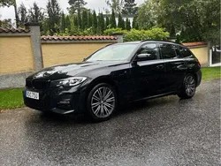 Svart Begagnad 2021 BMW 330e M Sport Kombi | 365 000 kr (Marknadspris)