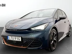 Ljusgrå (grå) Begagnad 2022 Cupra Born e-Boost Halvkombi | 309 900 kr (Marknadspris)