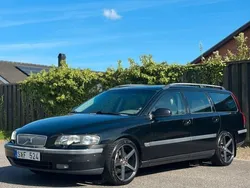 Svart Begagnad 2001 Volvo V70 Kombi | 18 499 kr (Marknadspris)