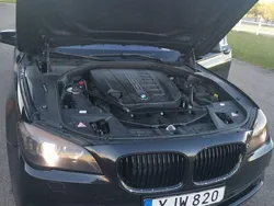 Svart Begagnad 2011 BMW 740 Sedan | 150 000 kr