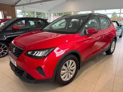 Röd (röd / svart) Begagnad 2022 Seat Arona Comfort SUV | 199 900 kr (Marknadspris)