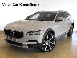 Vit Begagnad 2018 Volvo V90 CC Pro Kombi | 299 900 kr (Marknadspris)