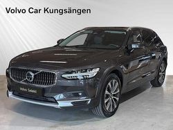 Grå Begagnad 2024 Volvo V90 CC Ultimate Kombi | 559 900 kr (Lite dyr)