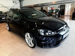 Svart Begagnad 2016 VW Golf VII R-line Kombi | 149 900 kr (Marknadspris)