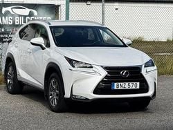 Vit Begagnad 2015 Lexus NX300h Business Edition SUV | 299 900 kr (Dyr)