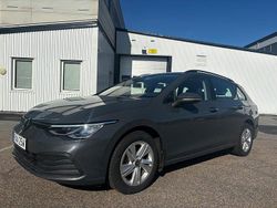 Mörkgrå Begagnad 2022 VW Golf VIII Kombi | 159 000 kr (Superpris)
