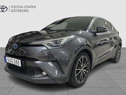 Mörkgrå Begagnad 2017 Toyota C-HR Executive SUV | 219 900 kr (Marknadspris)