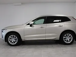 Ljusbrun (brun) Begagnad 2021 Volvo XC60 Momentum SUV | 399 900 kr (Bra pris)