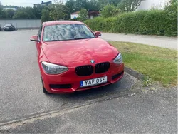 Röd Begagnad 2012 BMW 116 Halvkombi | 99 900 kr (Marknadspris)
