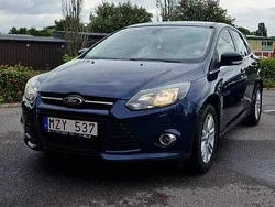 Blå Begagnad 2013 Ford Focus Titanium Halvkombi | 66 000 kr (Bra pris)