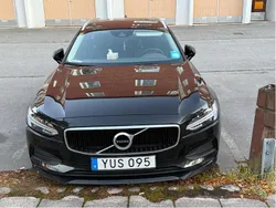 Svart Begagnad 2018 Volvo V90 Momentum Kombi | 210 000 kr (Marknadspris)